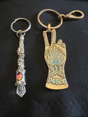 VINTAGE   UNIQUE  KEY CHAINS 