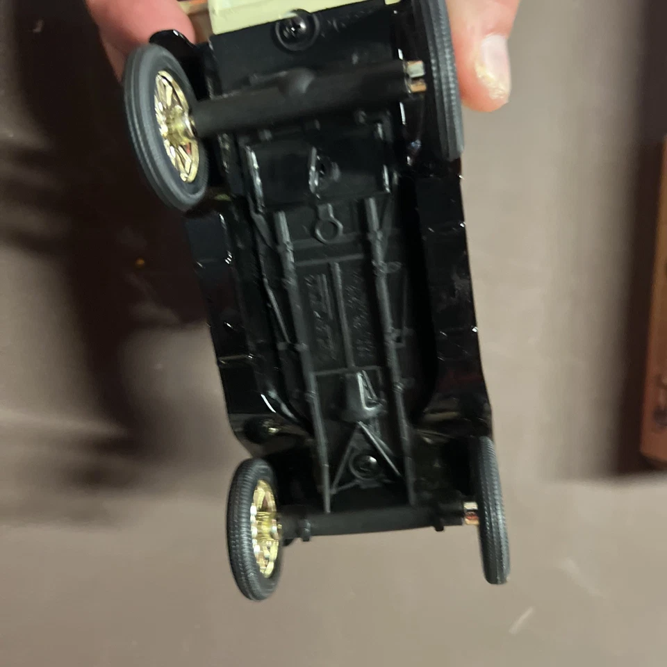 ERTL 1918 FORD CAMIÓN CISTERNA BANCO DE PUBLICIDAD "FLYING J" ESCALA 1/25 Foto 4 de 4