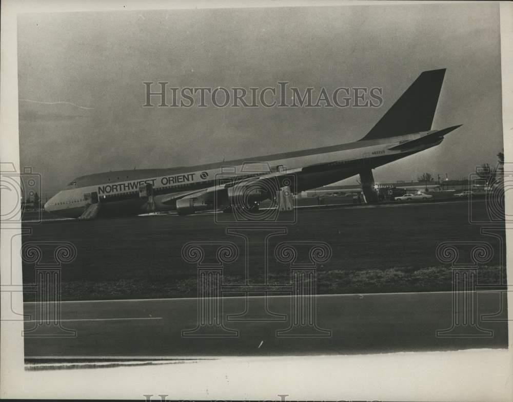 Press Photo Northwest Orient airliner accident - lrx38485