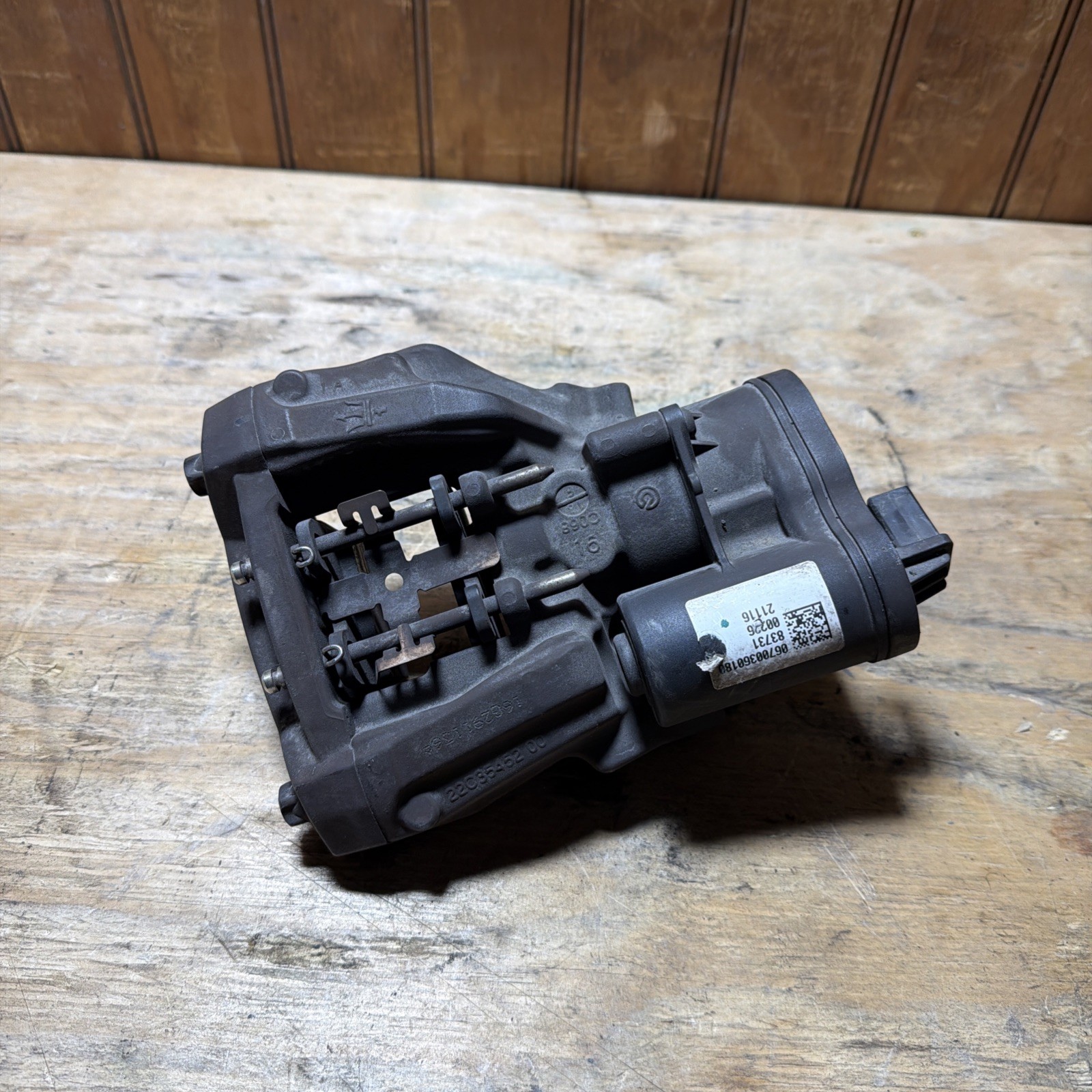 17-24 MASERATI GHIBLI - REAR RIGHT PASSENGER SIDE PARKING BRAKE CALIPER OEM