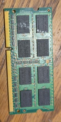 Samsung 4GB DDR3 SODIMM laptop memory module - M471B5273DH0 CH9