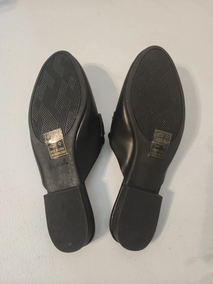 Mulas de piel de cocodrilo Qupid de cuero sintético negro estilo: remolino 187X talla: 8 Foto 3 de 4