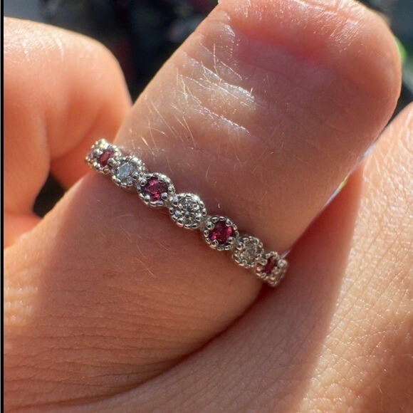 Solid platinum genuine diamond/ruby ring high end - image 10