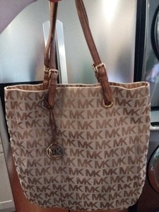 michael kors tote bag with zipper
