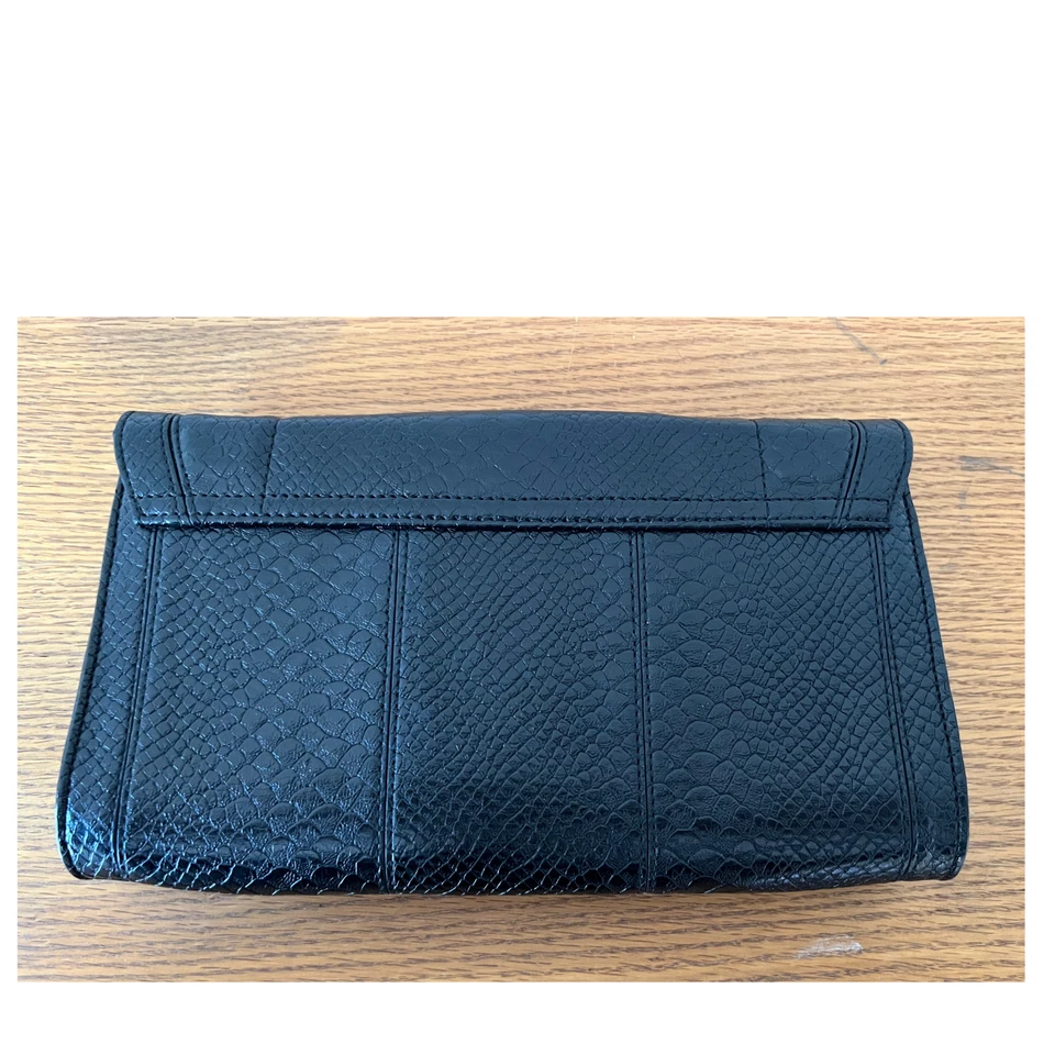 Bandolera Sondra Roberts Cuadrada Negra Bolso sin asas Correa de cadena plateada Foto 3 de 4