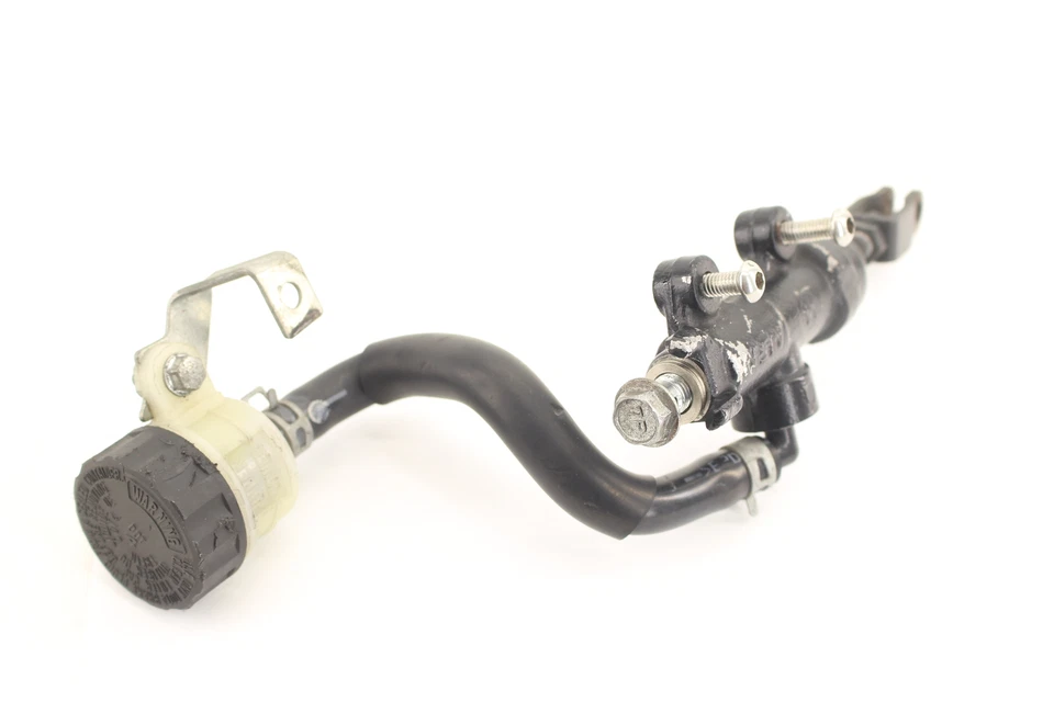 2015 Suzuki Gsxr600 Oem Rear Back Brake Master Cylinder Reservoir 69600-47h30 - Image 2 of 4