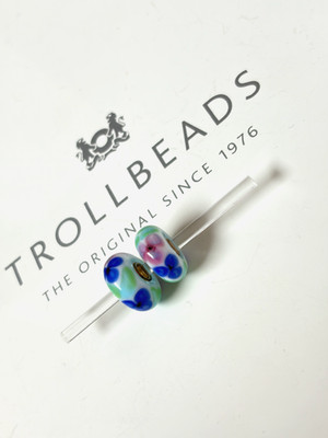 Authentic Trollbeads French Anemone Bead