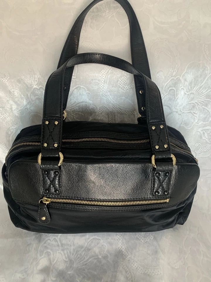 DKNY спортивная монограмма плеча Дамская сумка кожаный акцент черный - Изображение 3 из 4