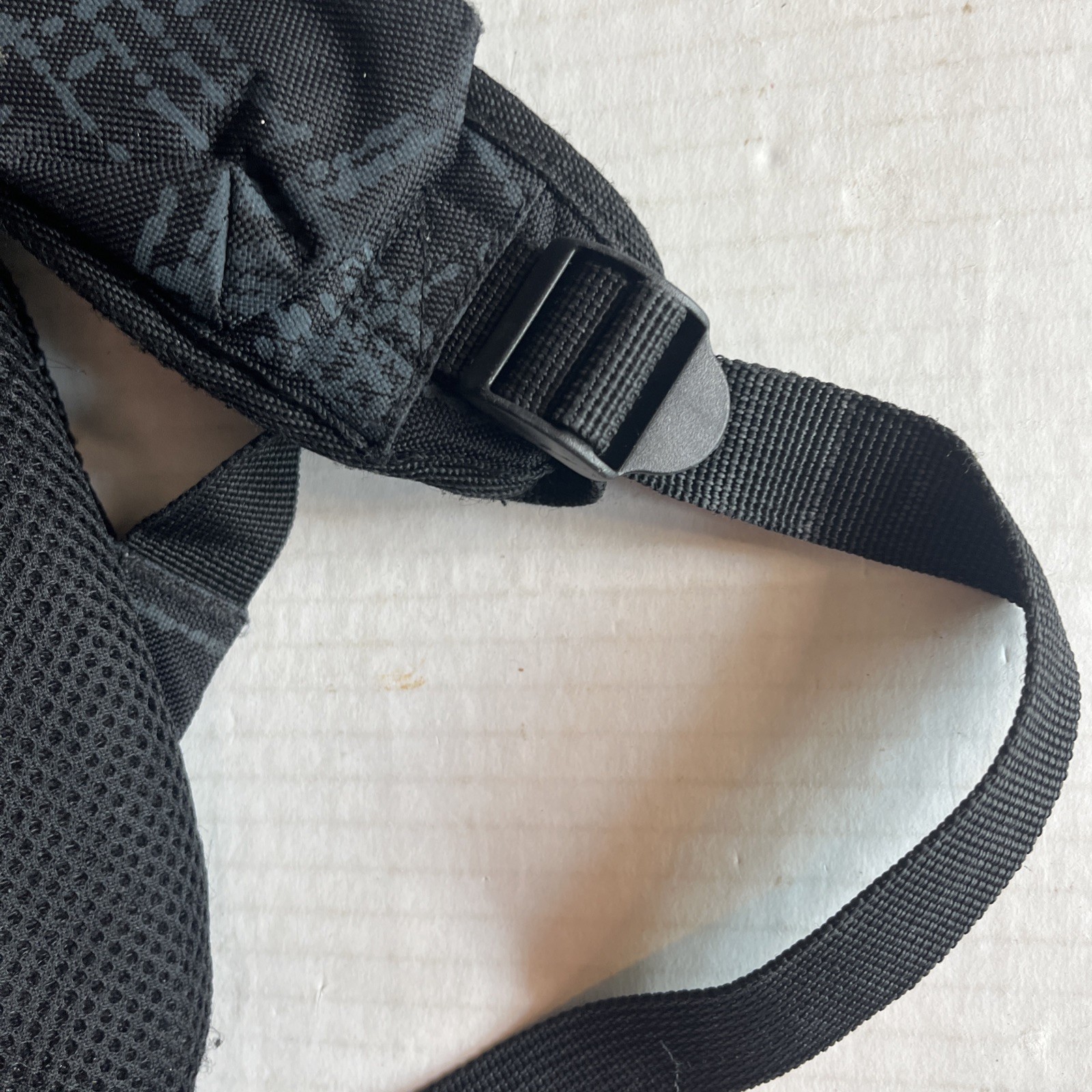 Levis Strauss Backpack Black Gray Pattern Red Log… - image 9