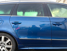 Tür hinten rechts VW Passat 3C Variant DISCAY BLUE PEARL blau