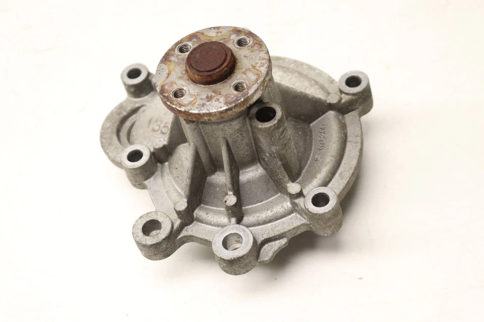 Mercedes-Benz E250 2012-2015 - bomba de agua/refrigerante 2712010601 Foto 2 de 4