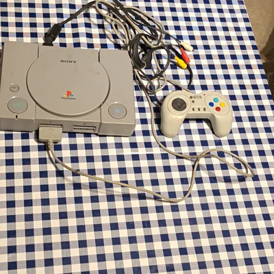 Sony PlayStation 1 PS1 SCPH-5552 PAL Console Bundle Controller Cables 2 Games