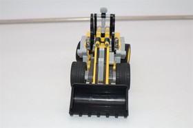 LEGO TECHNIC: Wheel Loader (8271) W/ INSTRUCTIONS - 