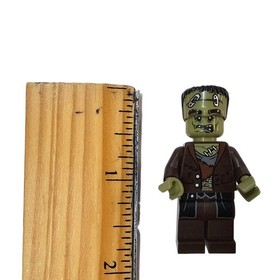 LEGO Monster Fighters Frankenstein Monster Minifigure mof017 Set 9466