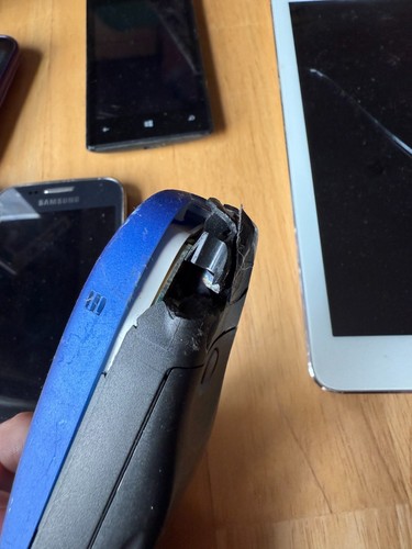 Lot de téléphones portables - non testés ou ne fonctionnent pas - Photo 7 sur 7