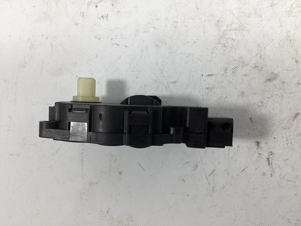 Mercedes-Benz C300 2008-2011 calentador de aire acondicionado aleta actuador paso a paso motor OEM. Foto 3 de 4