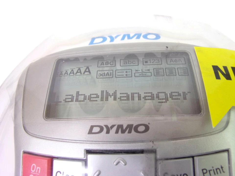 Dymo Label Manager 220p 1738347 Thermal Printer Portable ~ NEW - Image 2 of 4