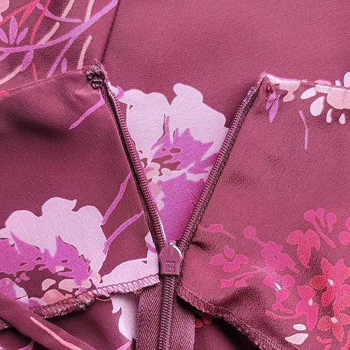 De Colección Express Floral Midi Vestido Sin Mangas Encaje Dobladillo Correas Ajustables Borgoña Rosa Y2K - Imagen 6 de 10