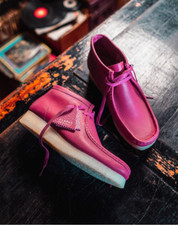 Clark - Wallabee Boot - Berry Leather WOMEN'S - 26173235