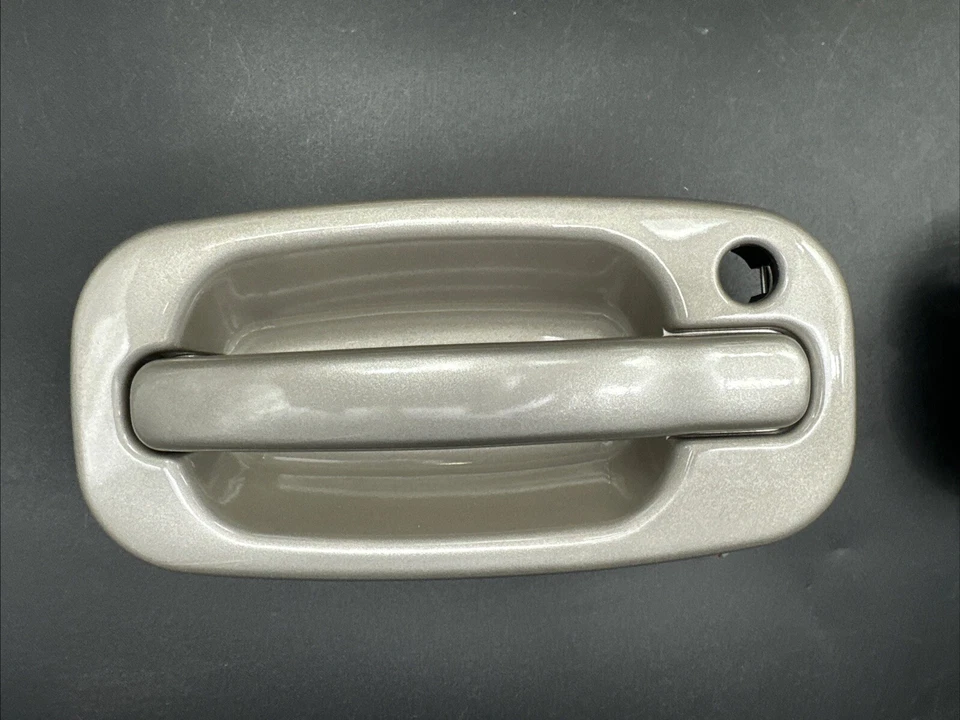 Tahoe Silverado Sierra Suburban Yukon 1999-2006 - Juego de 4 manijas de puerta plateadas Foto 4 de 4