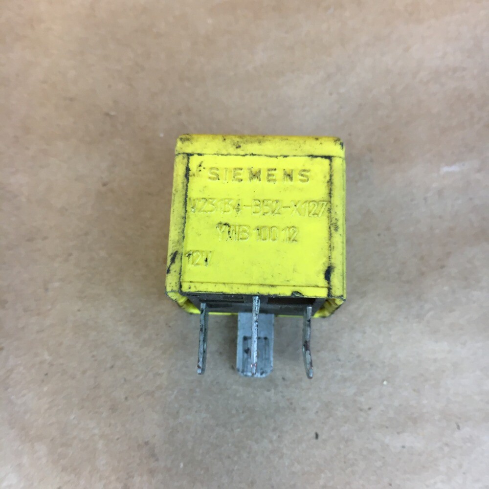 OEM Land Rover Siemens 4 Pin Relay V23134-B52-X127 YWB 10012  