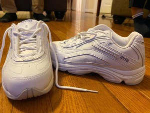 avia white tennis shoes