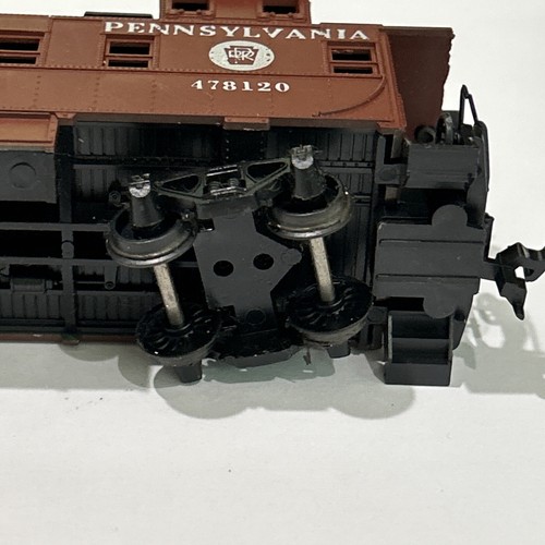 HO SCALE Pennsylvania #478120 Caboose Freight Car. Roco - Picture 6 of 8