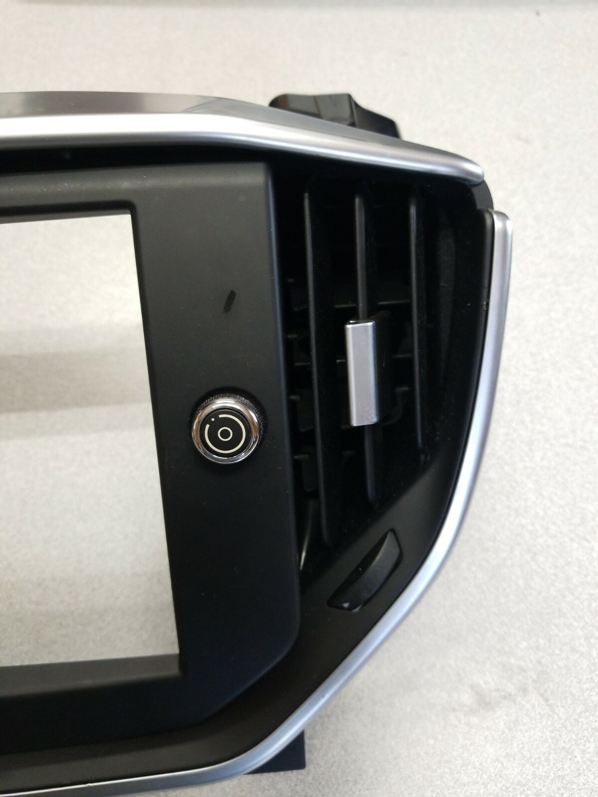 2014-2017 Maserati Ghibli Dash Radio Trim A/C Vents Center