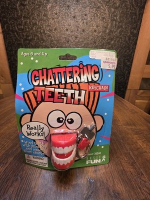Vtg Y2K Chattering Teeth Keychain Wind Up toy 2000 Basic Fun Rare Spencer Gifts