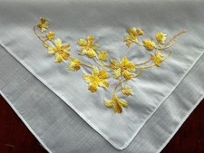VINTAGE HANKY YELLOW GOLD SATIN STITCH FLORAL EMBROIDERY SMALL AND SWEET NEW