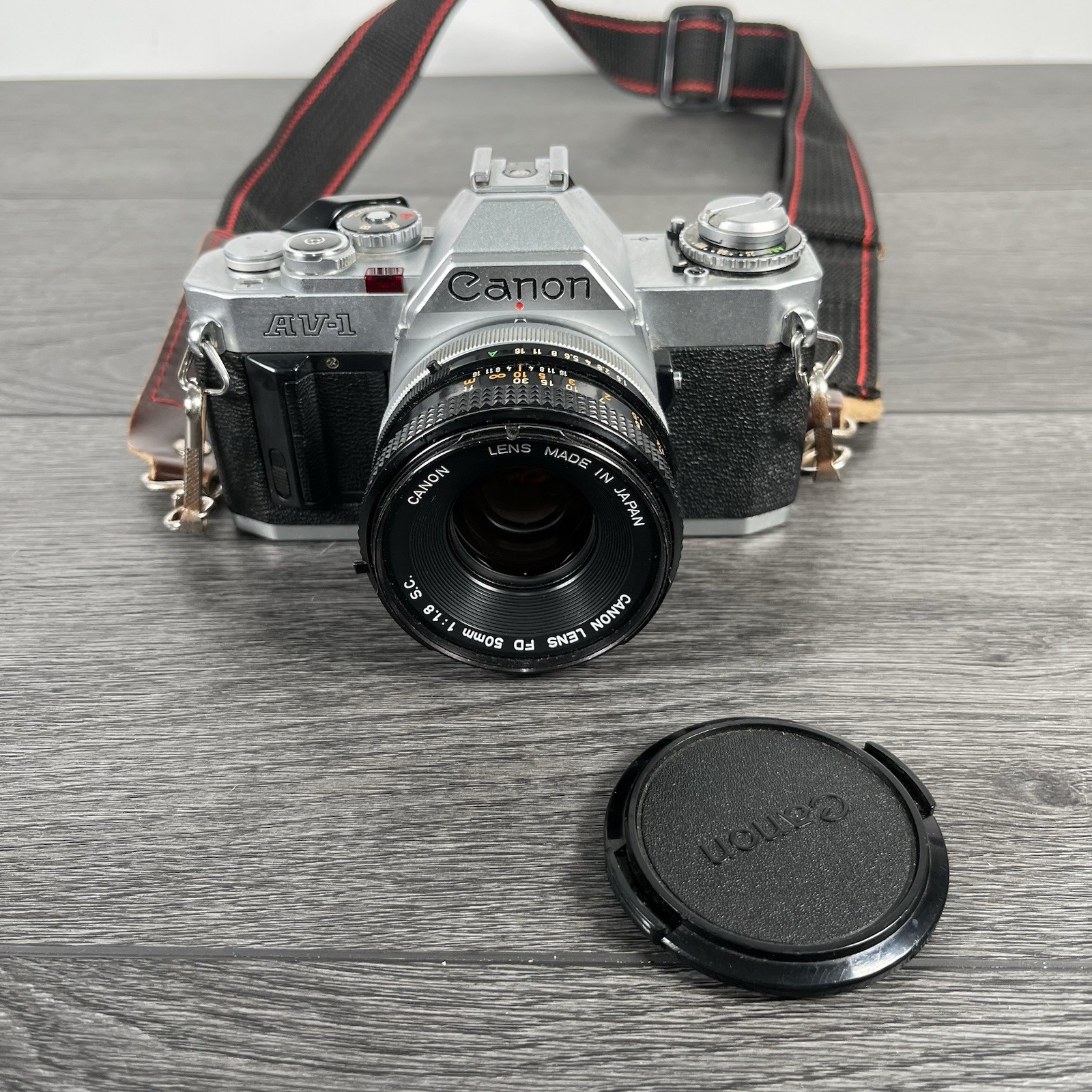 Canon AV-1 analoge Spiegelreflexkamera 35 mm FD 50 mm f/1,8 Objektiv Vintage getestet funktioniert LESEN