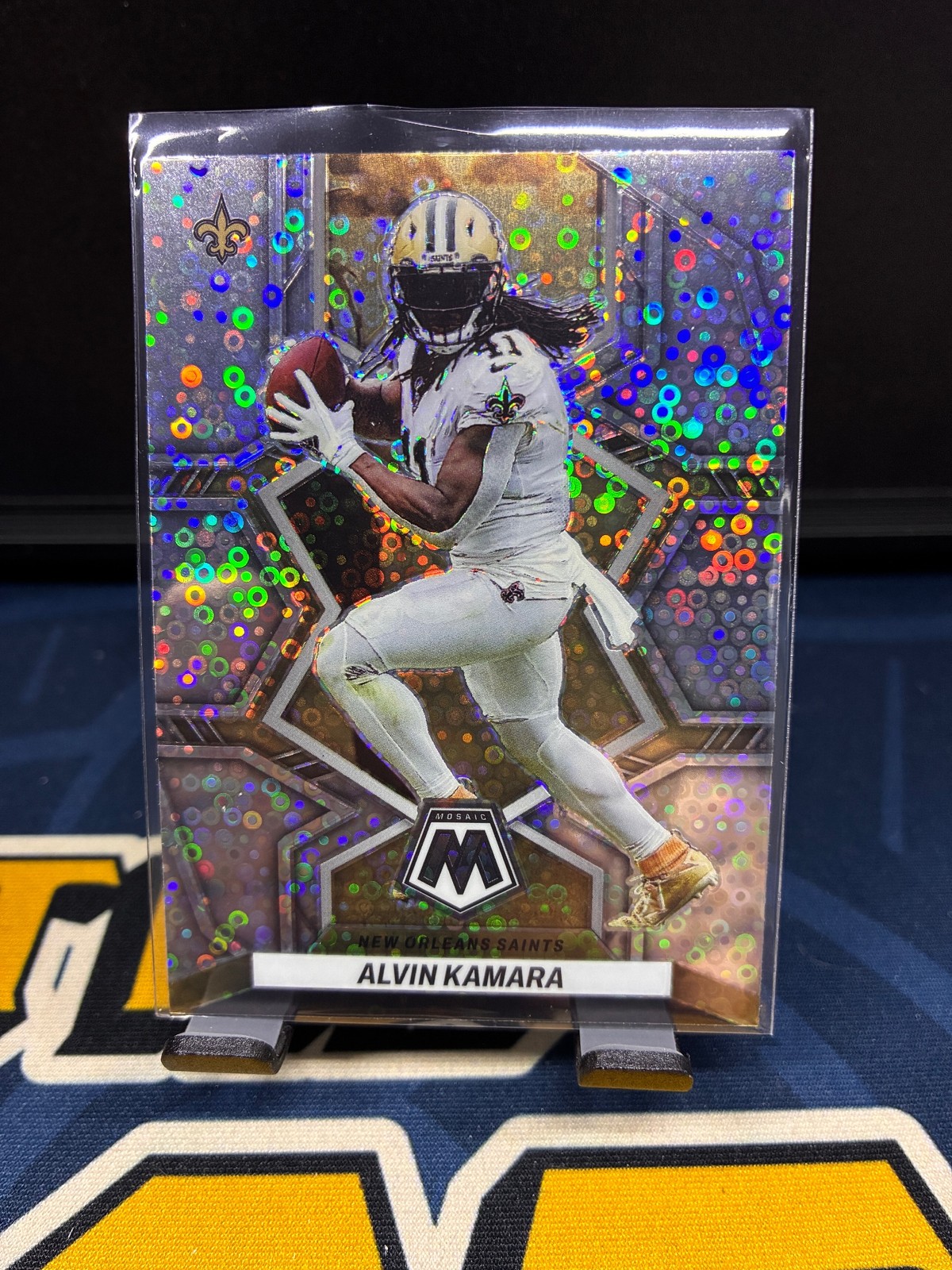 2022 Panini Mosaic #140 Alvin Kamara Mosaic No Huddle Silver