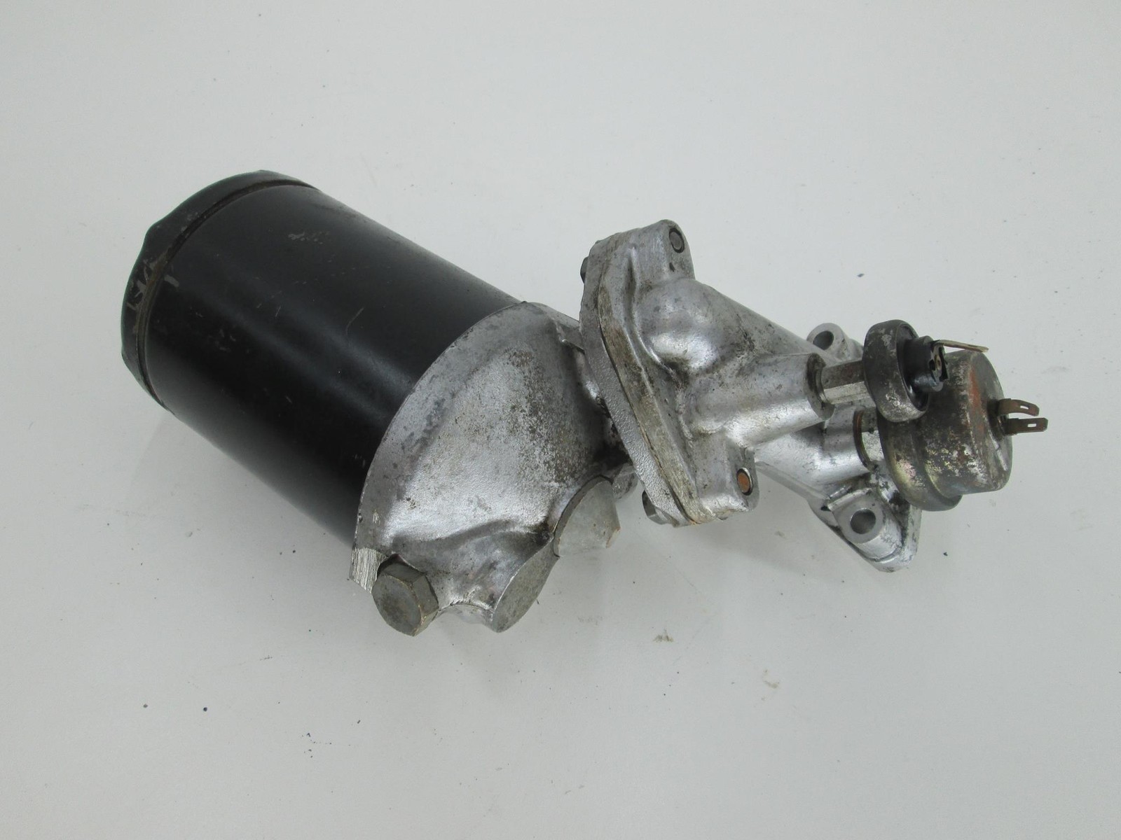 Rolls Royce Silver Shadow Bentley T1 oil filter housing (USED)