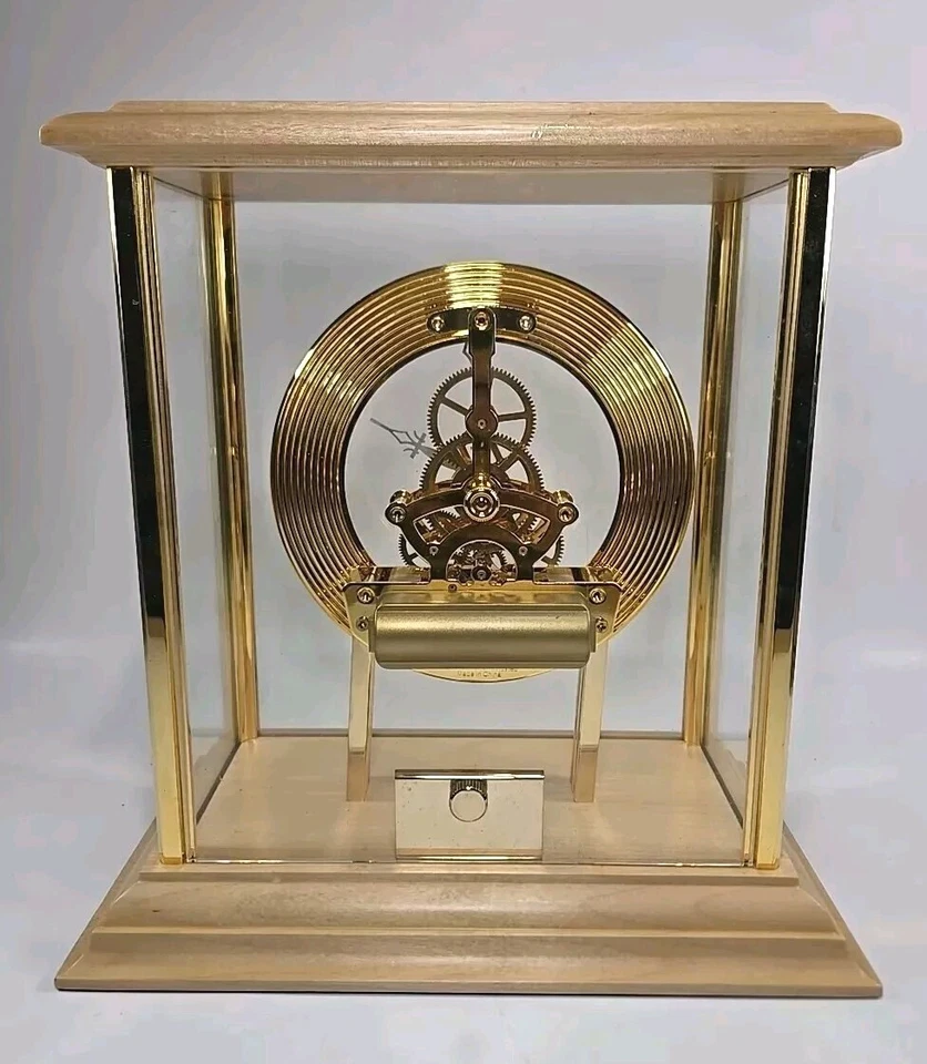 Croton Esqueleto Estilo Manto Estante Reloj Movimiento Cuarzo y Marco Madera Latón Foto 4 de 4