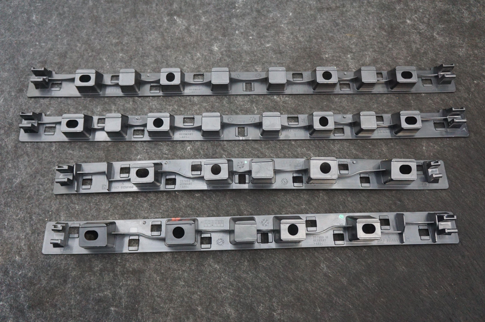 Set 4 Front Rear Left Right Bracket 51777198567 Rolls Royce Ghost Series I 09-14