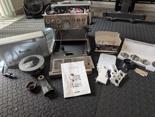 Breville Barista Express BES870XL Espresso Machine For Parts Or Repairs