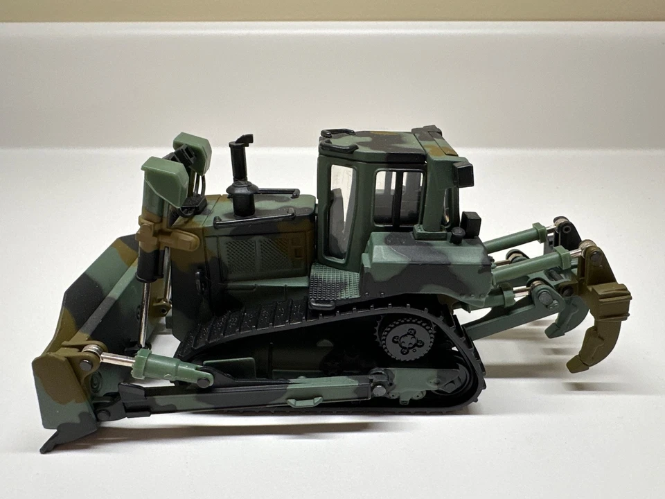 Cat D8R Series II Military Track-Type Tractor - Norscot - 1/50 - Image 3 of 4