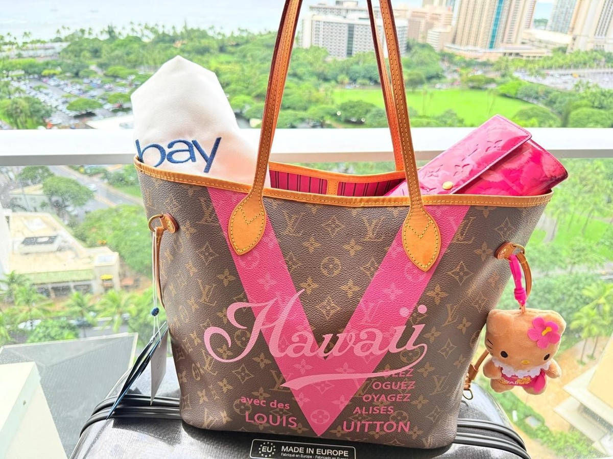 Louis Vuitton Maui Neverfull MM Waikiki Bag Pondichery Hot Pink