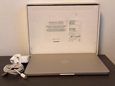 Apple MacBook Air 13" M3 2024 8GB 256GB Starlight - Excellent Condition