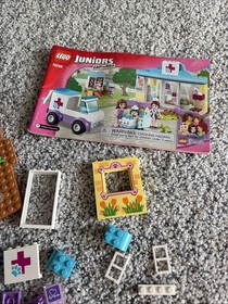 LEGO FRIENDS: Vet Clinic (41085) not complete, selling as is 