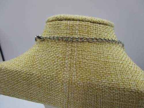 Collar de cuentas de vidrio facetado transparente tono plata con cuentas espaciadoras transparentes, 20" - Imagen 3 de 10