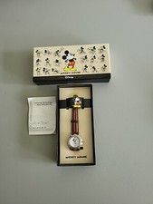 Vtg Woman's Disney Store Exclusive Mickey Mouse Silver Tone Watch- Leather Band