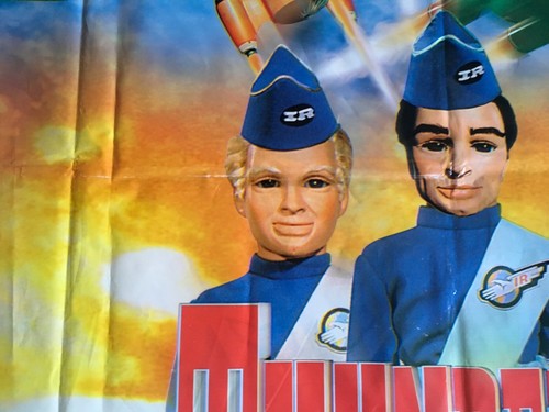 VINTAGE THUNDERBIRDS PARTY PLASTIC TABLECLOTH 180 X 120 CMS ~ UNPACKED- NOT USED - Picture 9 of 9