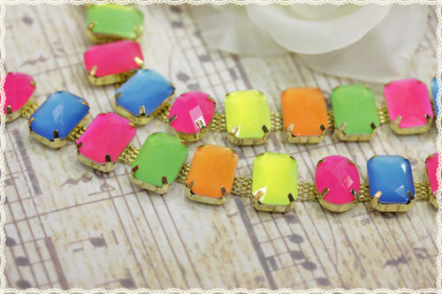 1mt strass applicazione cabochon colori fluo in resina colori misti - Picture 1 of 1