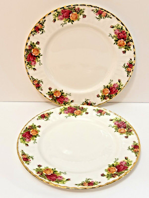 Royal Albery ''Old Country Roses'' Gold Rimmed Dinner Plate 10.5'' Diameter