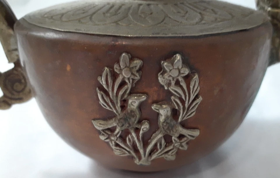 TETERA DECORATIVA VINTAGE DE ALEACIÓN DE ORO Y COBRE @52 Foto 2 de 4