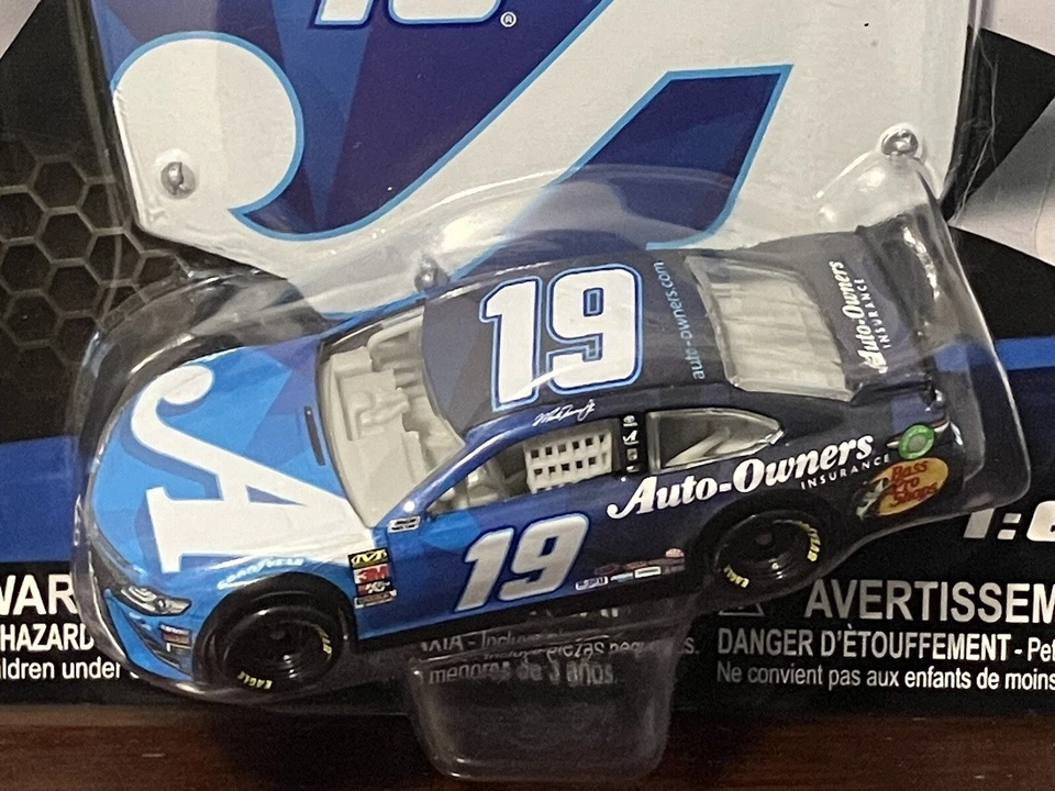 Seguro de propietarios de automóviles Lionel Racing Nascar Authentics #19 Martin Truex Jr. 2019 Foto 2 de 4