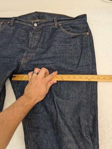 Pantalones de mezclilla Levi's 501 para hombre 44x29 azul oscuro botón mosca recto ajuste personalizado - Imagen 7 de 11
