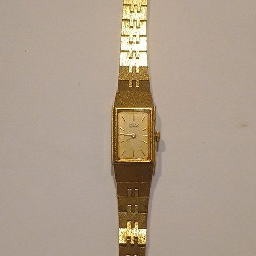 Seiko Ladies Gold Tone Watch.