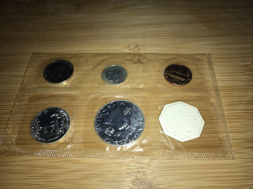 1960-1969 P,D Mint/Proof Sets in original U.S. Mint envelopes/boxes. See photos. - Image 2 of 4